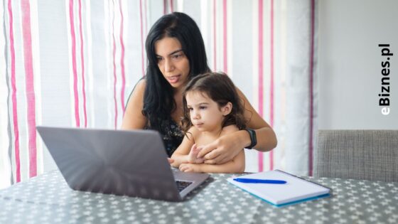 Jak rodzice mogą zarabiać, prowadząc sklep internetowy dropshipping z domu?